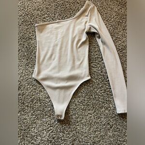 American Eagle Ribbed One-Shoulder Long Sleeve Bodysuit